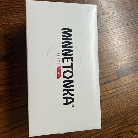 Minnetonka Shar Scuff Slippers - Picture 5 of 5